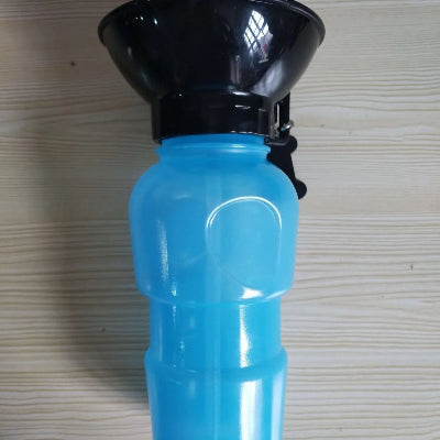 Tragbare Hunde-Wasserflasche mit Quetschspender