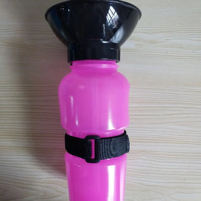 Tragbare Hunde-Wasserflasche mit Quetschspender